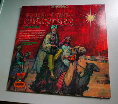 Alexander Goodrich at The Organ - Organ and Chimes Christmas