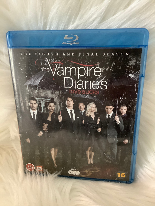 the VAMPIRE DIARIES  KAUSI 8  (FINAL SEASON)