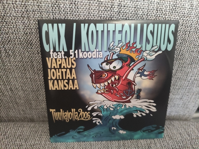 CMX / Kotiteollisuus feat. 51 koodia - Vapaus johtaa kansaa