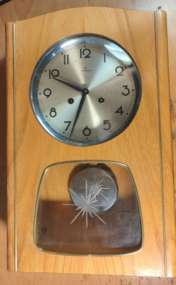 Junghans seinäkello