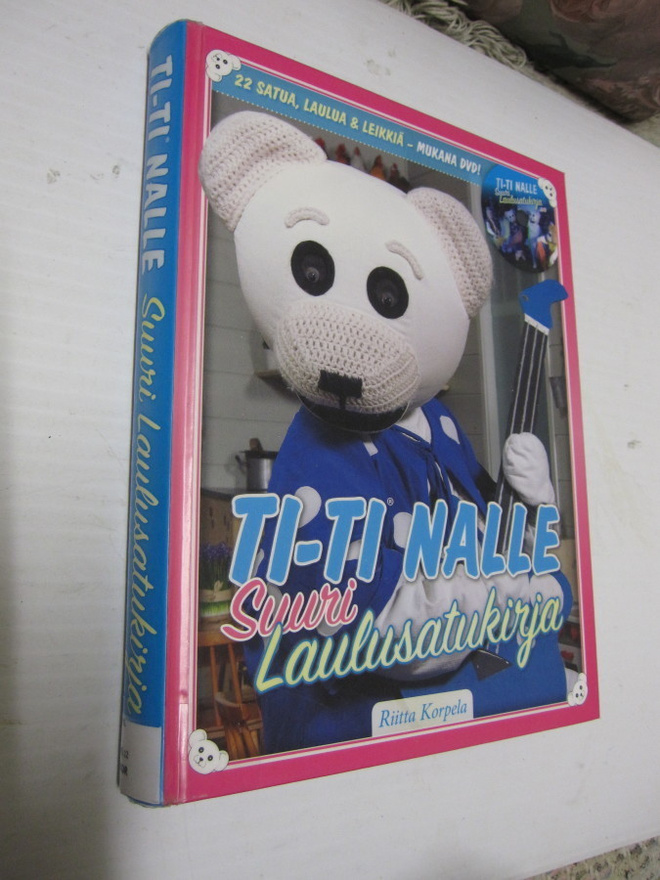 TI-TI NALLE SUURI LAULUSATUKIRJA
