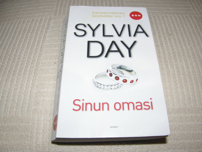 Sylvia Day Sinun omasi -pok
