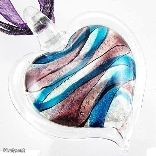 1041 .. Käsintehty Kaunis Lampwork Taidelasia .. Kaulakoru