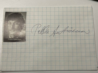Pekka Autiovuori nimikirjoitus paperilla
