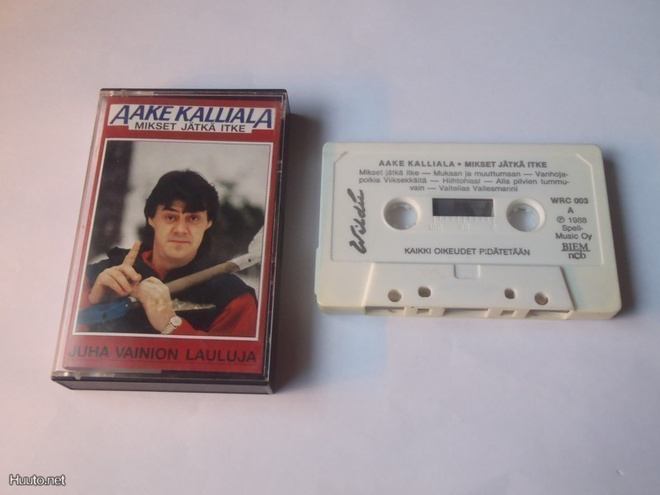 AAKE KALLIALA - MIKSET JÄTKÄ ITKE c-kasetti