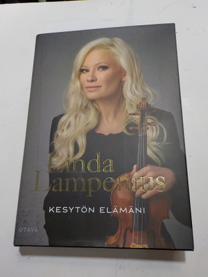 LINDA LAMPENIUS - KESYTÖN ELÄMÄNI KIRJA NIMMARILLA