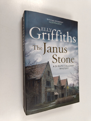 Elly Griffiths : The Janus stone : a Dr Ruth Galloway mys...