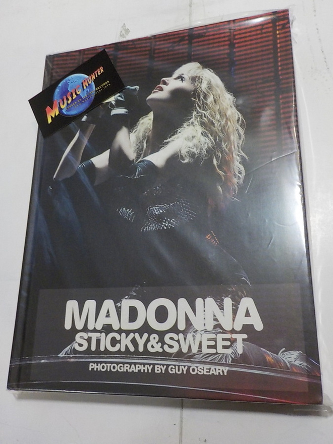 MADONNA - STICKY & SWEET KIRJA  RARE