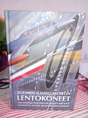 Suomen ilmailumuseon lentokoneet ( SIS POSTIKULU )