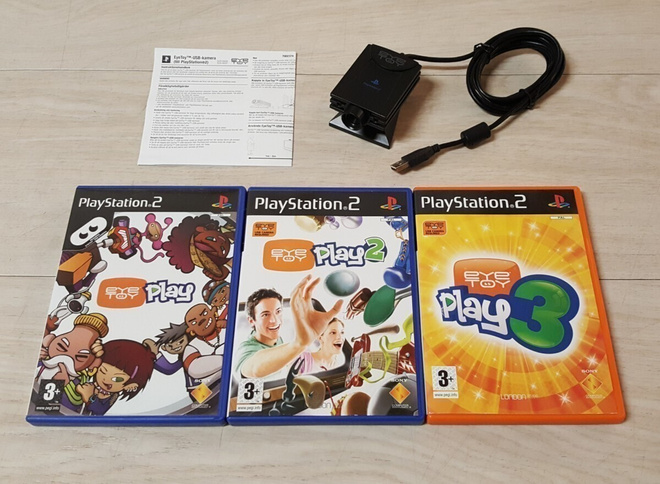 PS2: EyeToy-kameraohjain + 3 kpl EyeToy -peliä