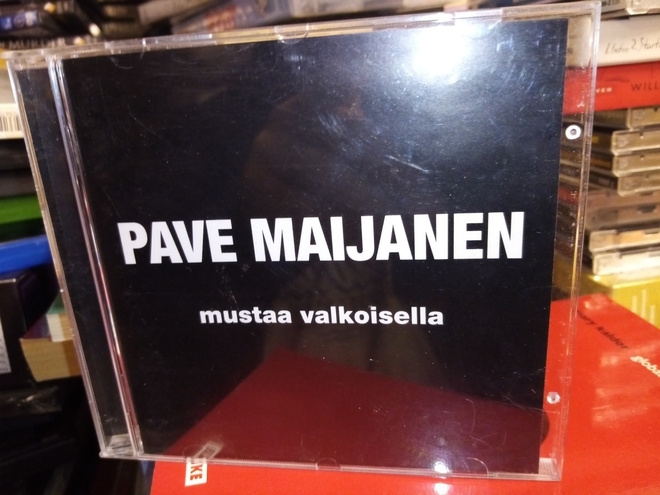 CD PAVE MAIJANEN : MUSTAA VALKOISELLA