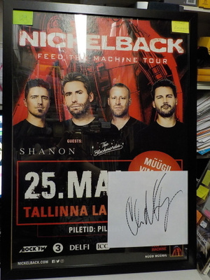 NICKELBACK KEIKKAJULISTE RAAMEISSA + KROEGERIN NIMMARI