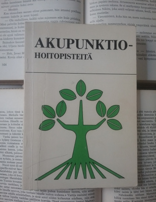 Pirjo Salo (toim.) - Akupunktiohoitopisteitä (nid.)