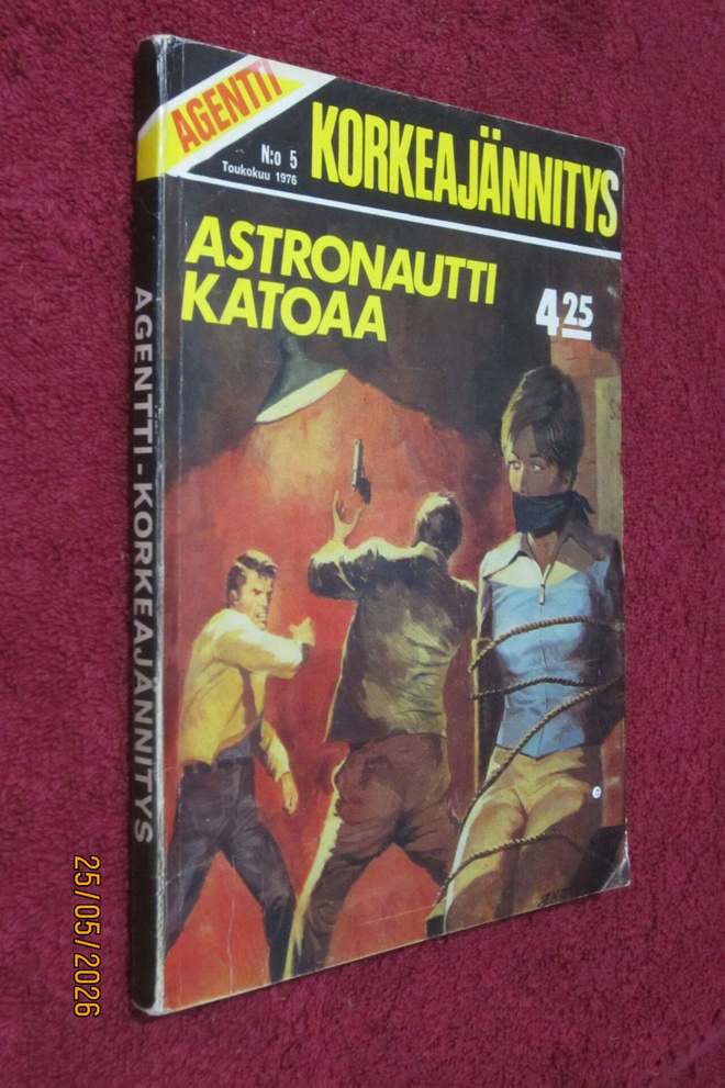 AGENTTI KORKEAJÄNNITYS 5/1976 Astronautti katoaa