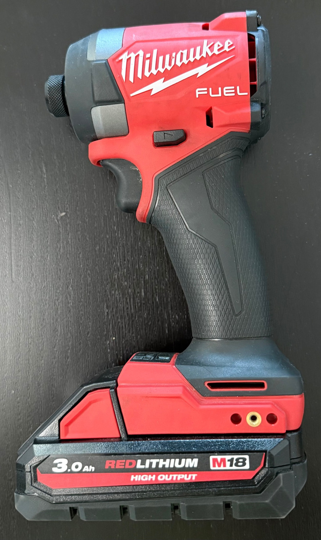 Milwaukee M18 FID3 ja 3Ah Red Lithium akku