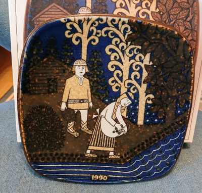 Arabia, Raija Uosikkinen, Kalevala vuosilautanen 1990
