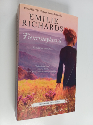 Emilie Richards : Tienristeyksessä