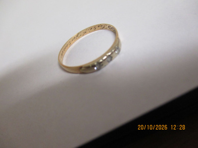 Kultasormus timanteilla 14K/585