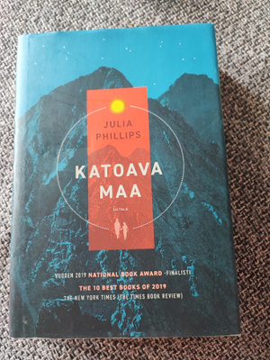 Julia Phillips Katoava maa