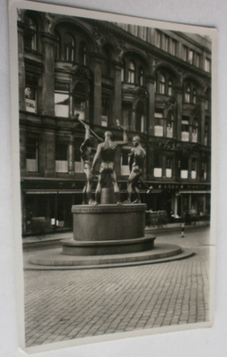 Helsinki, Nylund "Kolme seppää", mv valokuvapk, p. 1940
