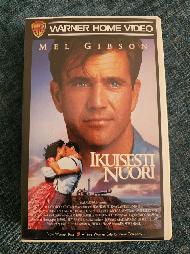 IKUISESTI NUORI ( 1992 ) VHS WARNER HOME VIDEO.