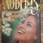 Nora Roberts - Huumaavan tuoksun huvila - pikkukuva 1