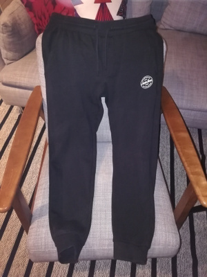 Jack & Jones mustat college housut kokoa L