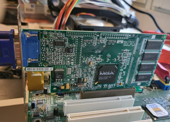Matrox Millennium G200 8MB, AGP