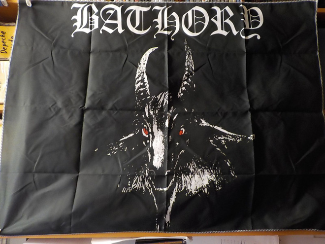 BATHORY UUSI SEINÄLIPPU (+)