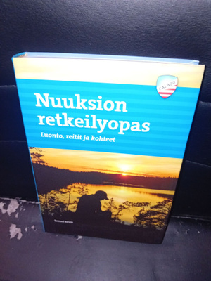 Sirviö : Nuuksion retkeilyopas ( SIS POSTIKULU )