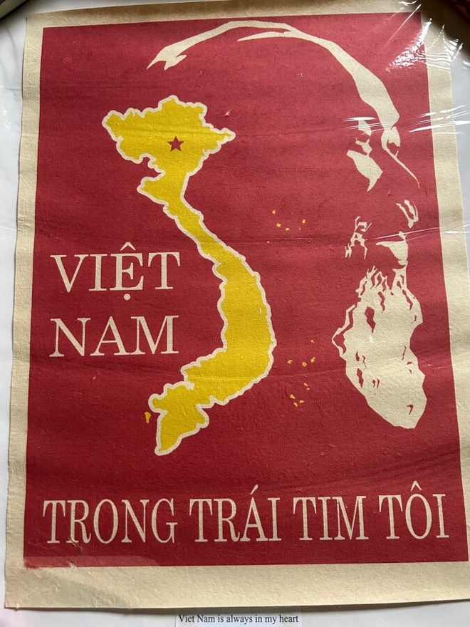 PROPAGANDAJULISTE – VIETNAM SYDÄMESSÄNI