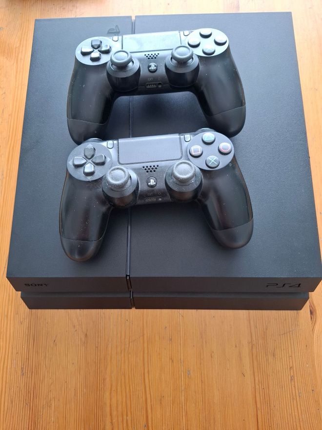 Playstation 4 500gb +kuvan pelit ja johdot.