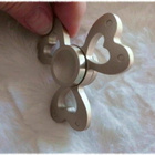 Uusi. Sydänkuvio sormispinneri, fidget spinner, lahja - pikkukuva 3