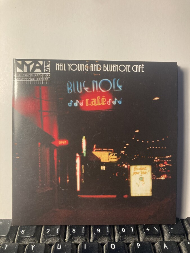 NEIL YOUNG AND BLUENOTE CAFE: Bluenote Cafe, CD x 2