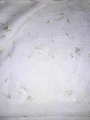 Luonnonvaalea kuvioitu kangas 140x175cm