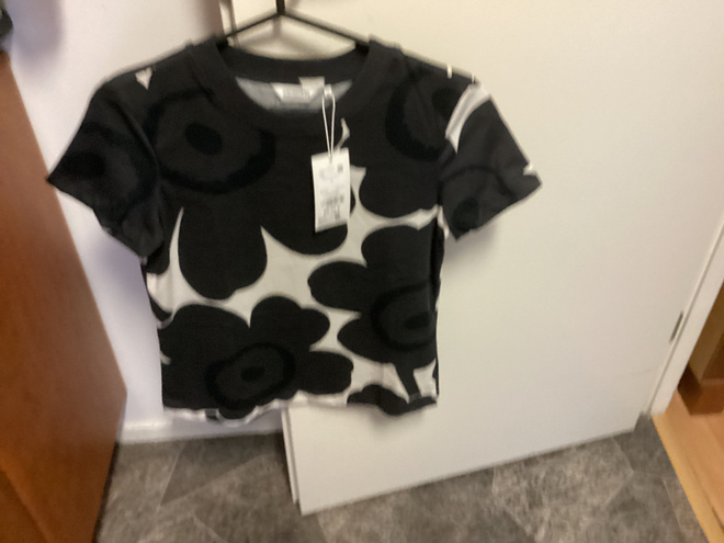 Marimekko Heleys Unikko t-paita musta-valkonen-harmaa XS