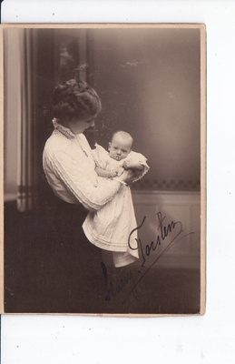 Kabinetti Valokuva Nainen Vauva Kivat Vaatteet Turku 1911