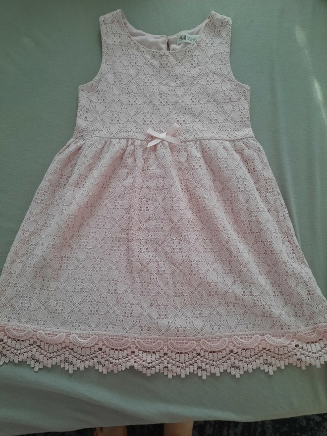 Vaaleanpunainen pitsi mekko koko 122cm