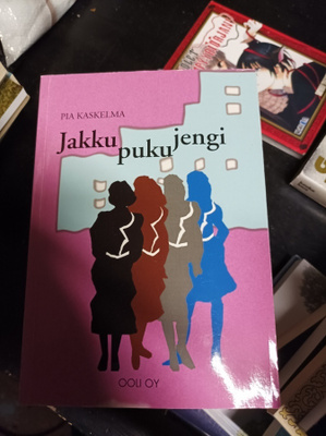 Pia kaskelma jakkupukujengi