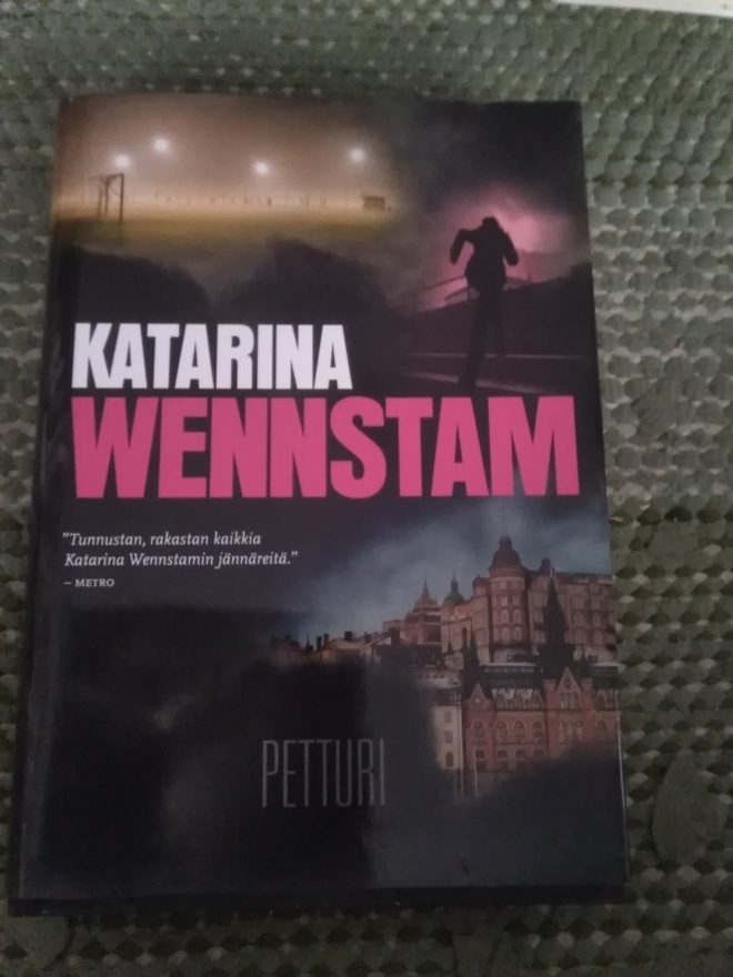 Katarina Wennstam: Petturi -kovakantinen-