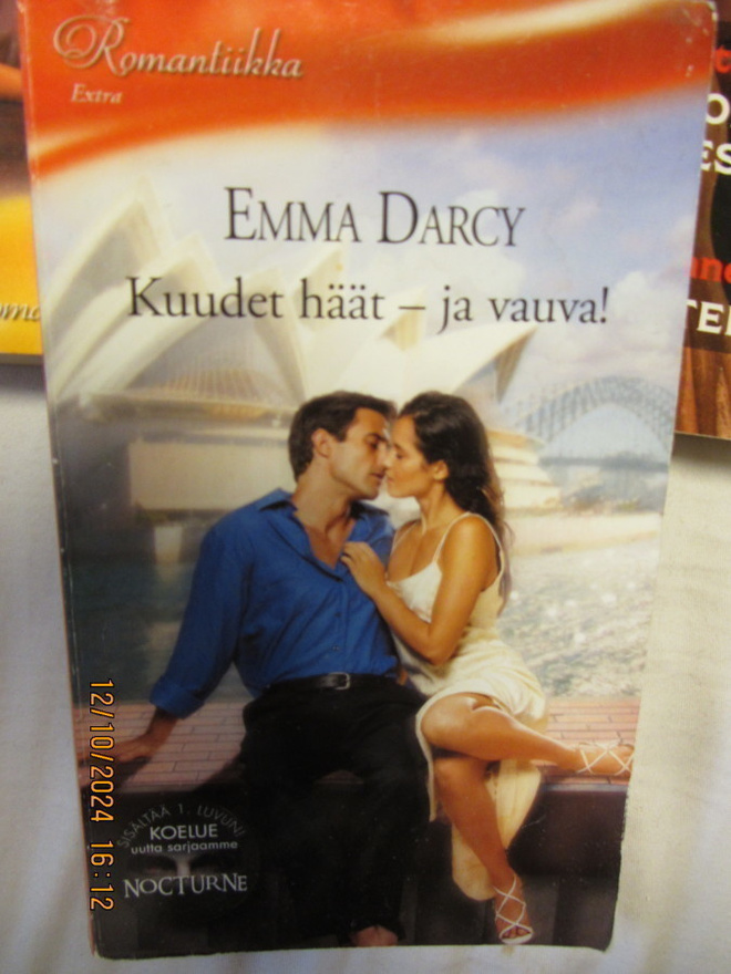 Harlequin Romantiikka extra 44-2010 Emma Darcy