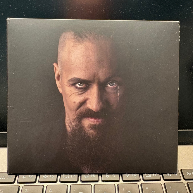 VILLE LAIHIALA & SAATTAJAT - Ei meillä ole kuin loisemme cd