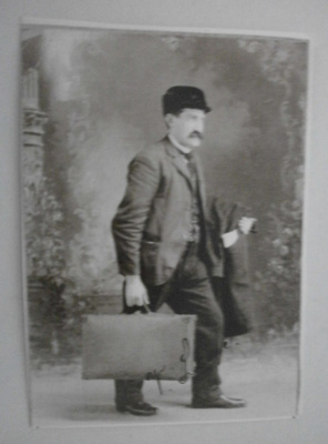 Tuntematon reissumies 1910-luvulta, mv pk, ei p.