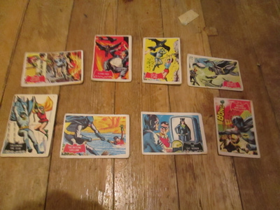 Batman punaviitta keräilykortteja 8 kpl erilaista