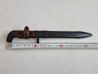 AK-47 pistin ja tuppi