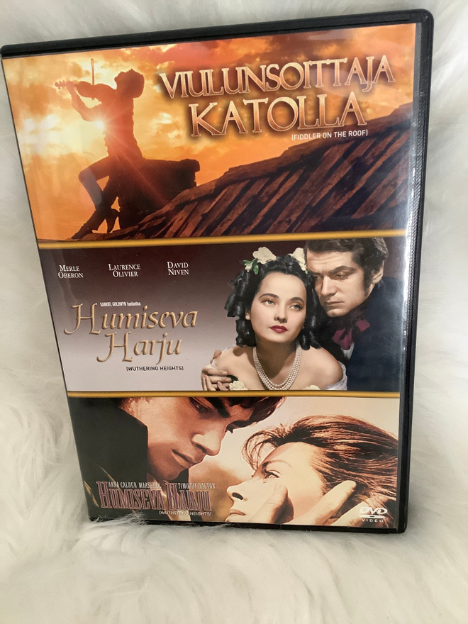VIULUNSOITTAJA KATOLLA,2 X HUMISEVAHARJU (1939 & 1970)