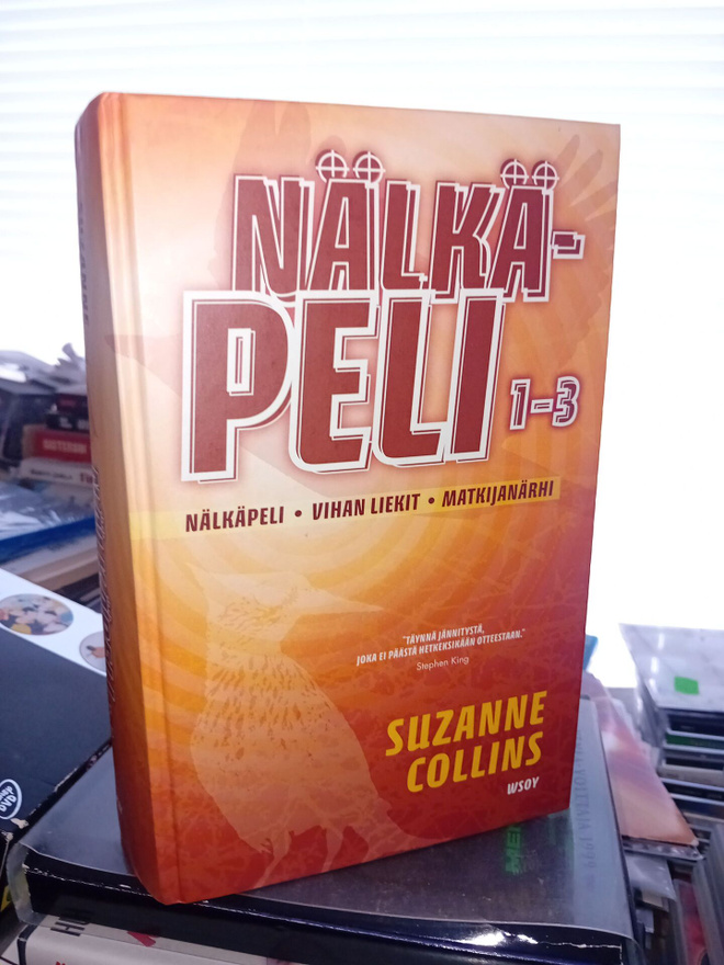 Collins : Nälkäpeli 1-3 ( SIS POSTIKULU )