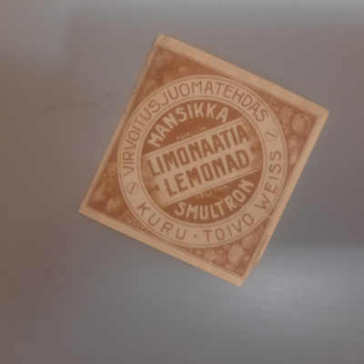 etiketti Kuru, Toivo virvoitusjuomatehdas mansikka