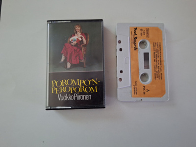 VUOKKO PIIRONEN - POROMPO'N - PEROPOROM c-kasetti