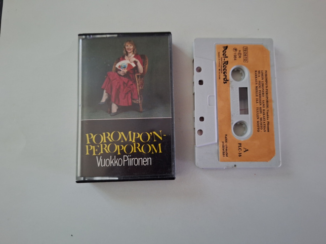 VUOKKO PIIRONEN - POROMPO'N - PEROPOROM c-kasetti